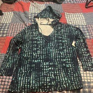 🎉SALE🎉$15 or 3 for $30🎉 💚🖤Very nice Halston Hoodie🖤💚